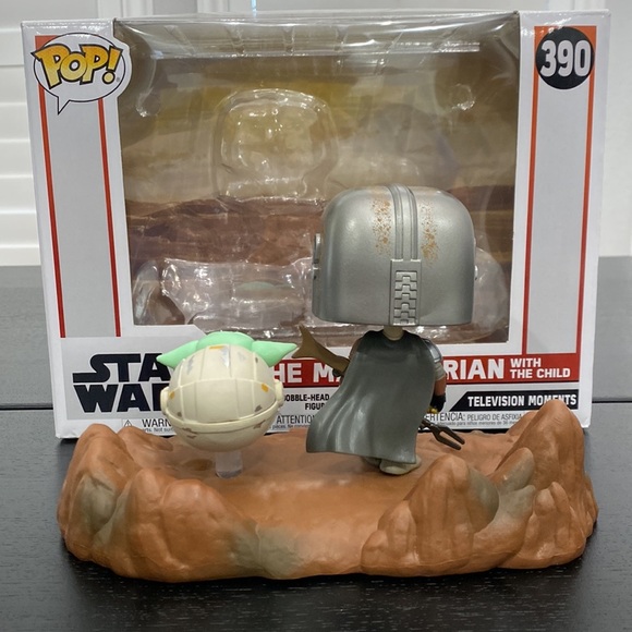 Funko Pop! Star Wars: The Mandalorian and The Child Vinyl Bobblehead Figure - Picture 6 of 13